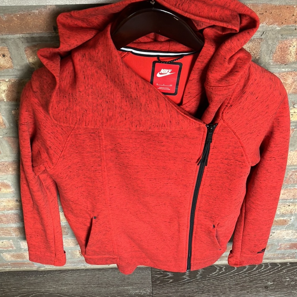 Nike - Picture 2 of 16